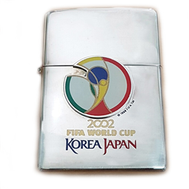 Zippo lã mã XVI mạ bạc Fifa world cup 2000 C15